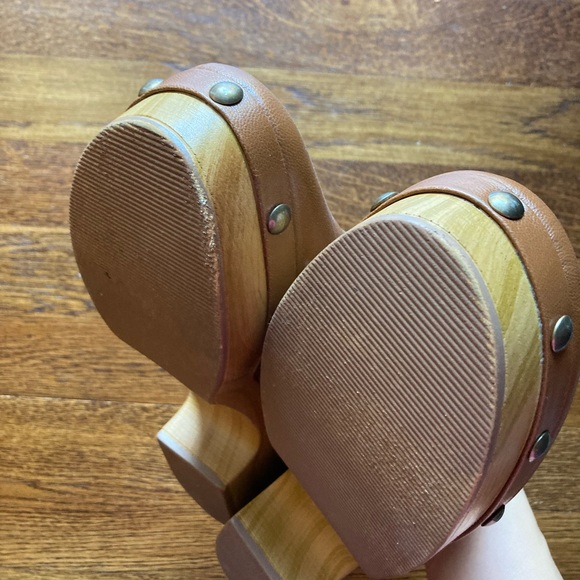 Chinese Laundry Studded Clogs - Picture 4 of 5